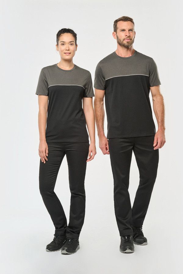 T-shirt bicolore écoresponsable personnalisable - Couleur black dark grey - Porté par un couple - Vue de face - Marque Workteam